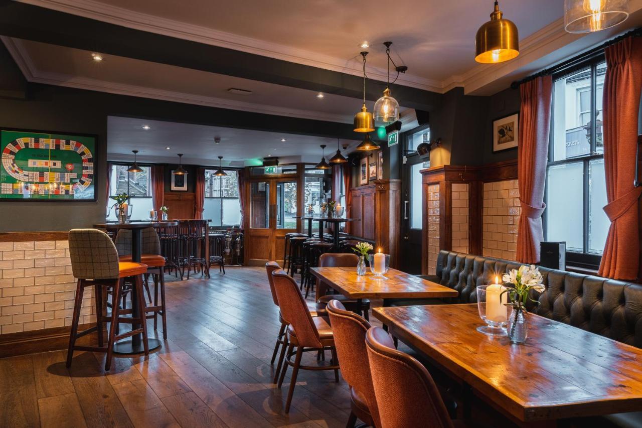 Albert Arms Esher Eksteriør billede