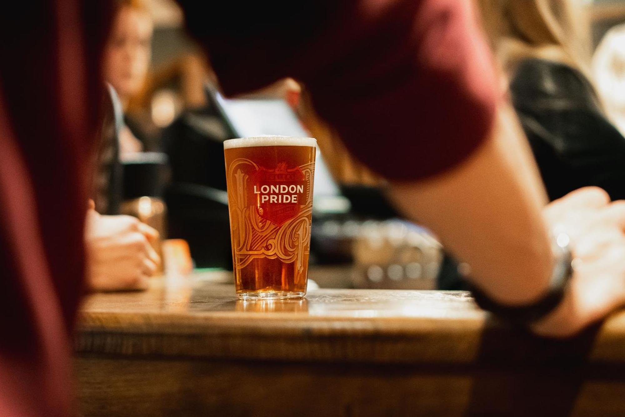 Albert Arms Esher Eksteriør billede